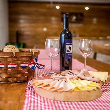 Apartmani Lara Modrus-Kuca Za Odmor Екстер'єр фото
