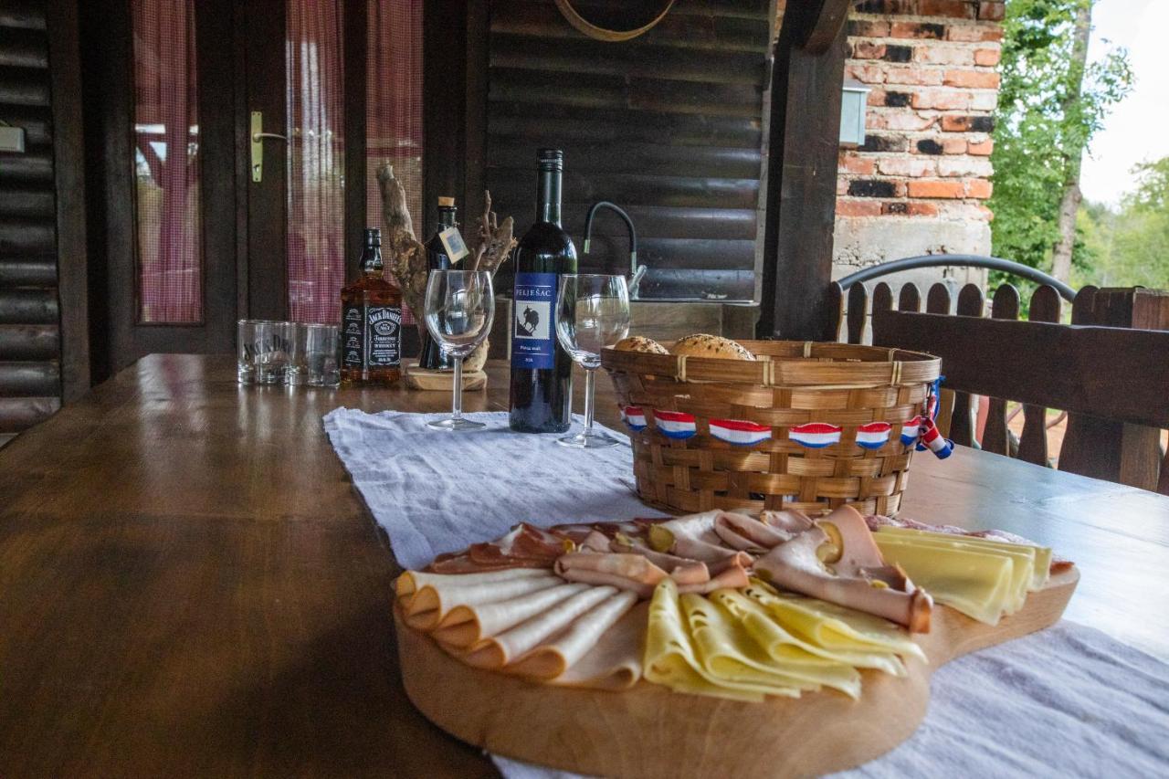 Apartmani Lara Modrus-Kuca Za Odmor Екстер'єр фото